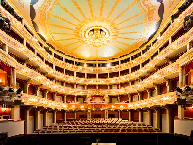 Theaterarzt
